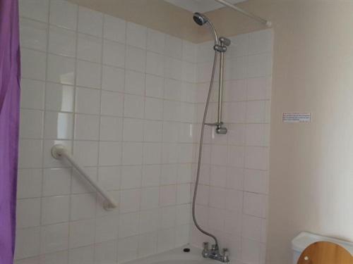 A35 Pit Stop Rooms Аксминстер Номер фото